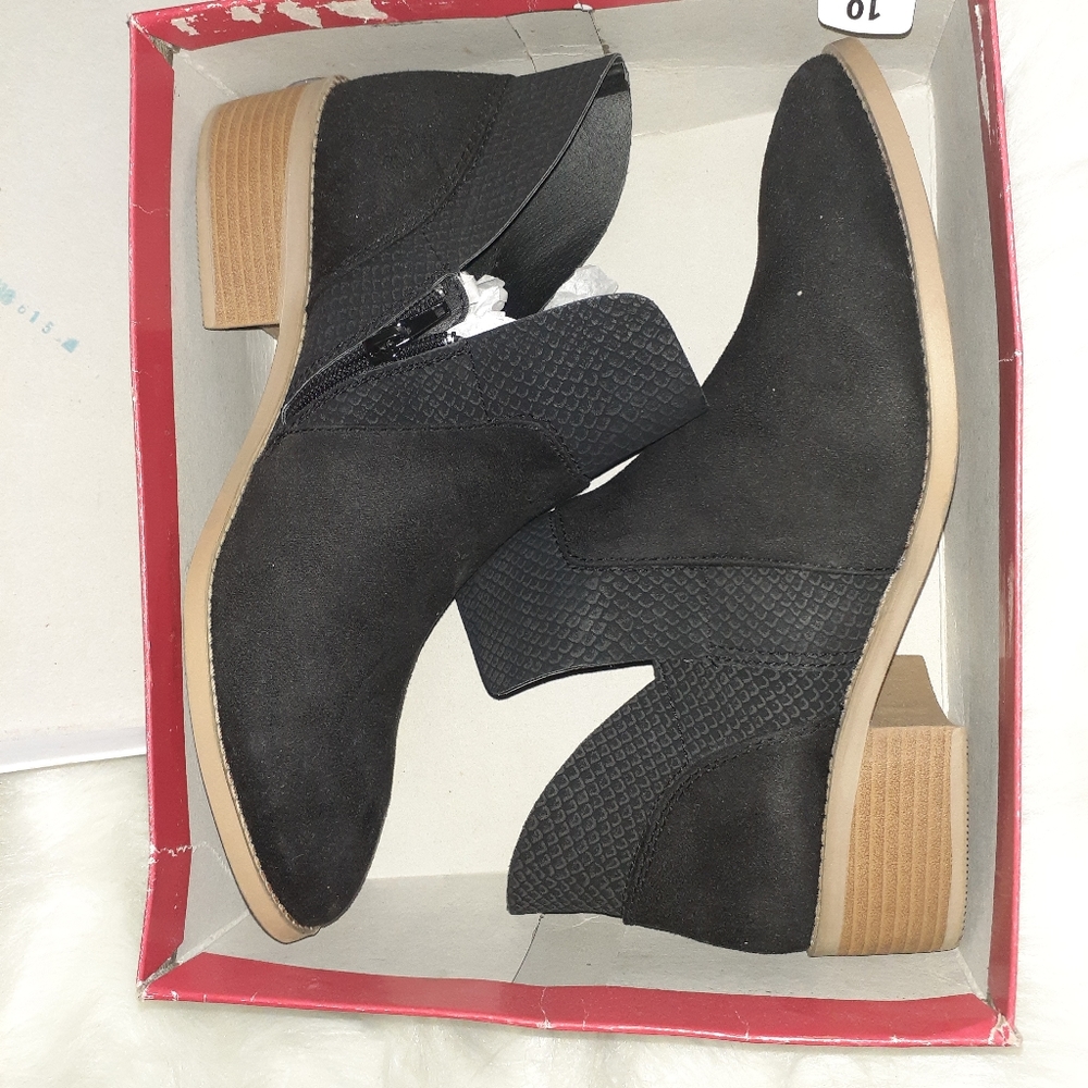 American Eagle Booties